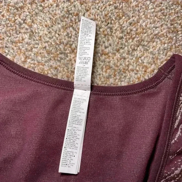 Athleta Aurora Cropped Rib Tank V Neck Maroon Swirl. Size Small - Picture 8 of 8